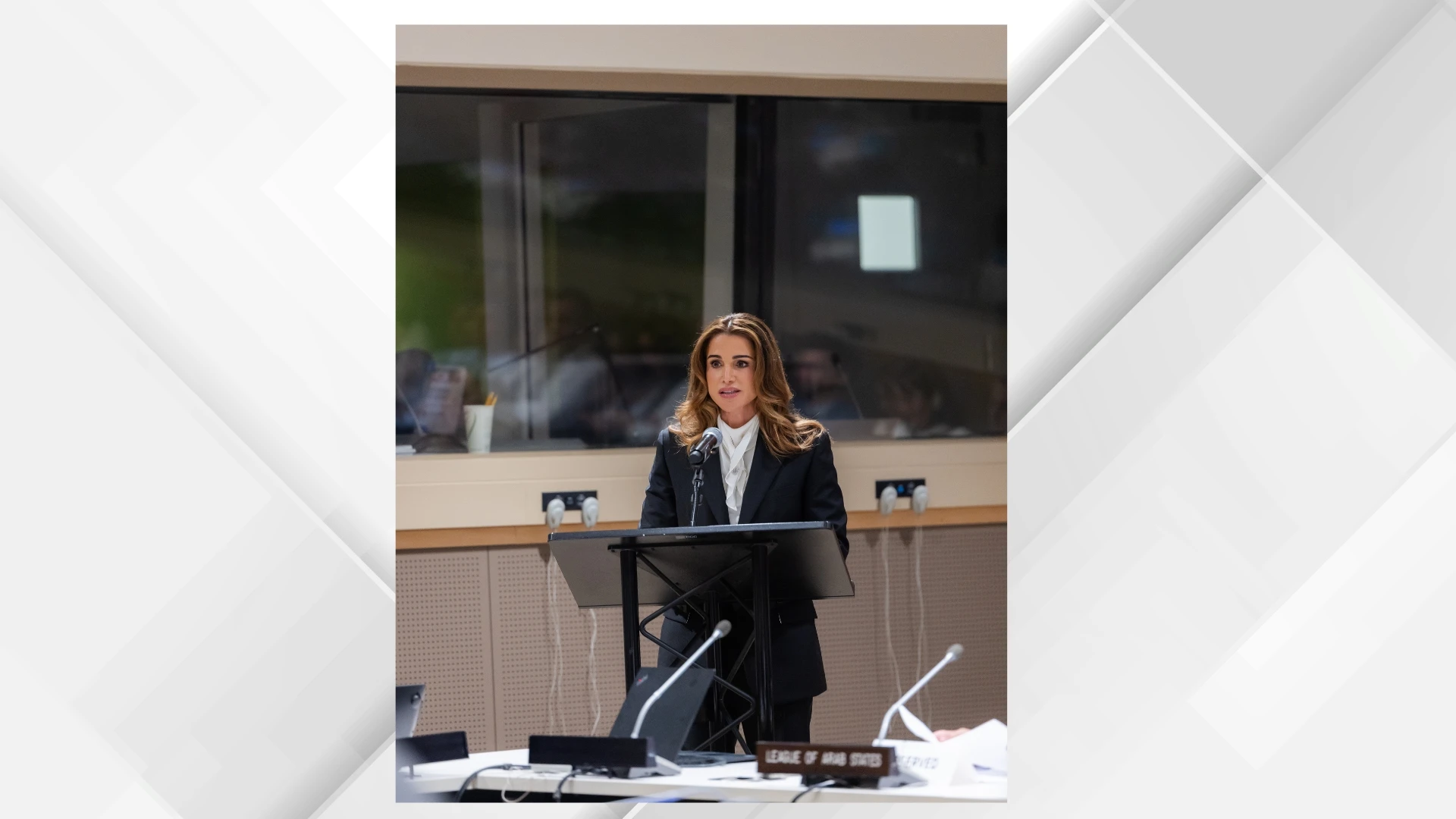 الملكة رانيا في الأمم المتحدة: أطفال فلسطينيون يُقتادون ليلاً ويحتجزون في ظروف مروعة .. 